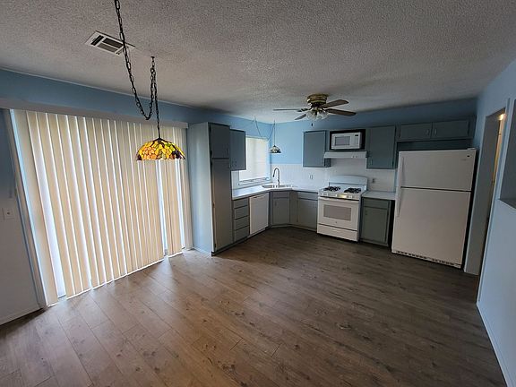 2nd image of 209 S 181st East Ave