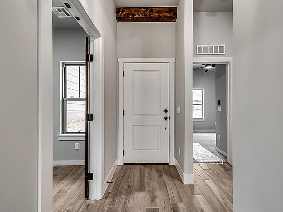 5th image of 4604 Hambletonian Ln