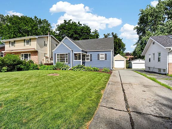 2nd image of 2115 40th Pl