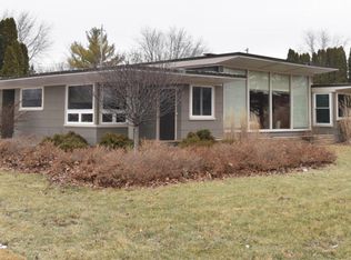 102 E Lane St, Belgium, WI 53004