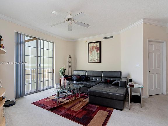 3rd image of 1919 Van Buren St APT 802