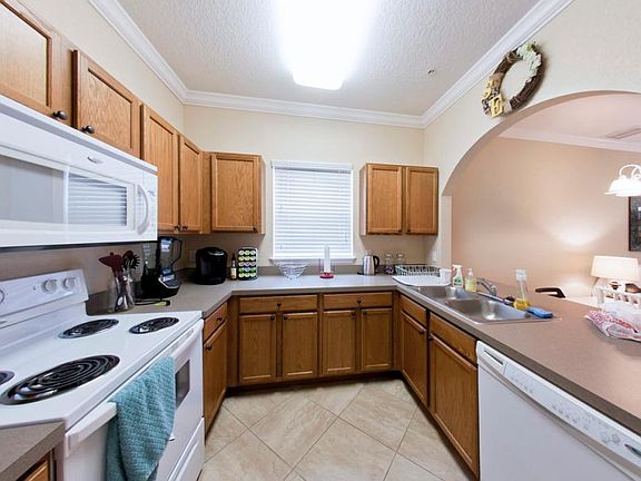 4th image of 1016 SW 8th Ave APT 203