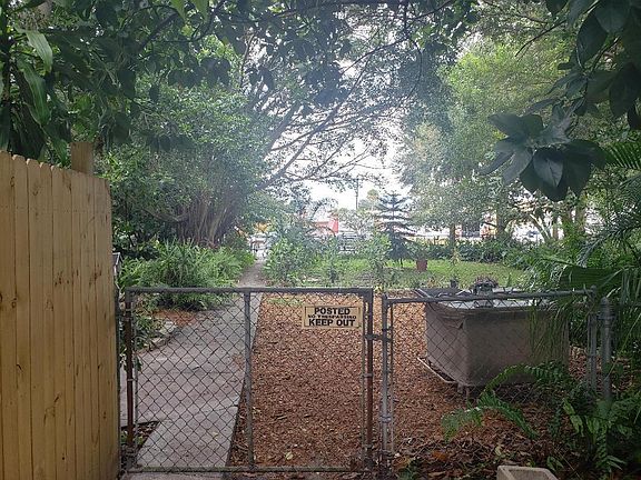 5th image of 2942 1st Ave S