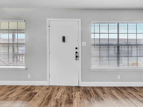 3rd image of 2755 Louisiana St APT 3