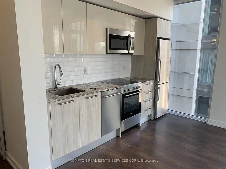 28 Wellesley St E #1909 — Photo 3