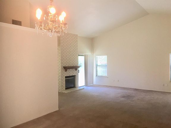 5th image of 5110 N Fruit Ave APT 101