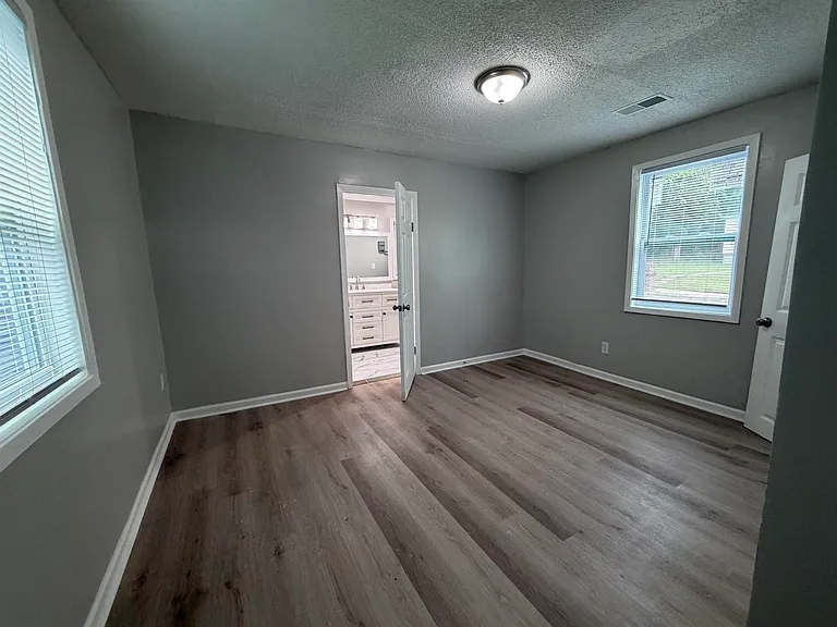 945 Nora Rd — Photo 8