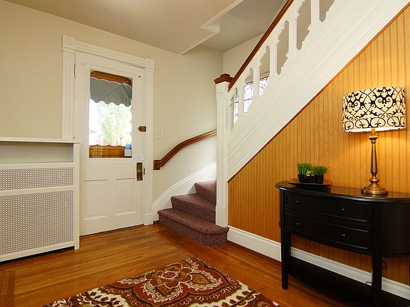 2nd image of 3325 Bishop St