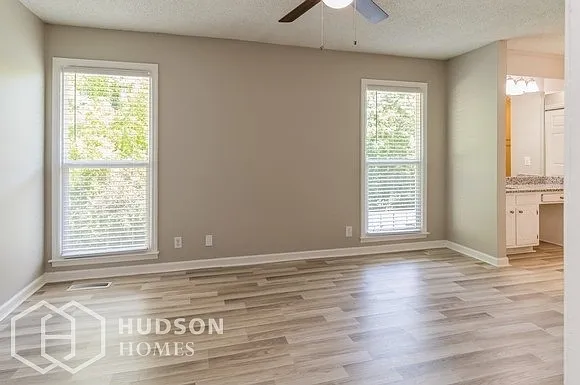 5300 Village Way — Photo 7