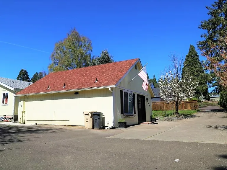 4030A SW Western Blvd — Photo 13