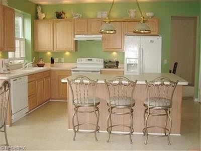 4th image of 156 Chadwick Ct