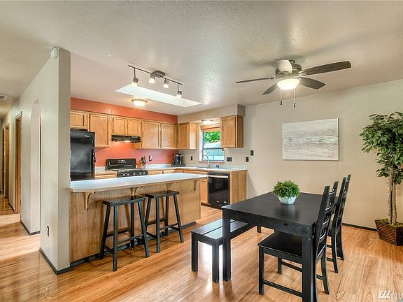 5th image of 21805 SE 269th St