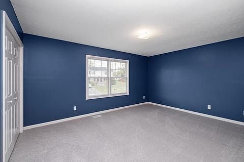 2nd image of 137 Suter St