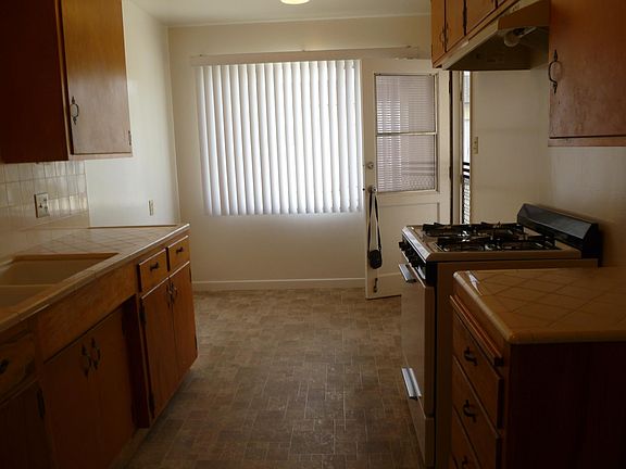 2nd image of 102 N Dunning St