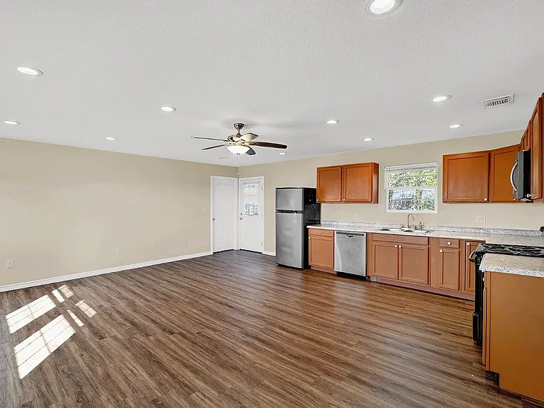 207 Oakwood Loop #207 — Photo 12