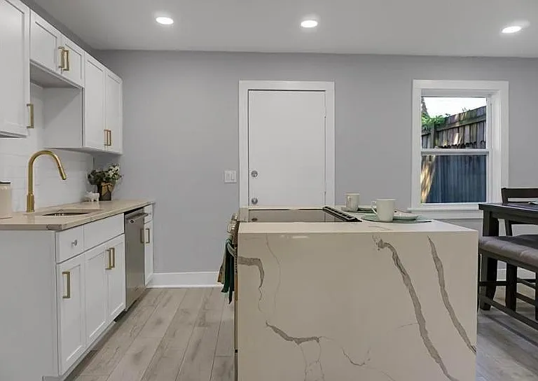 195 Nassau St — Photo 15