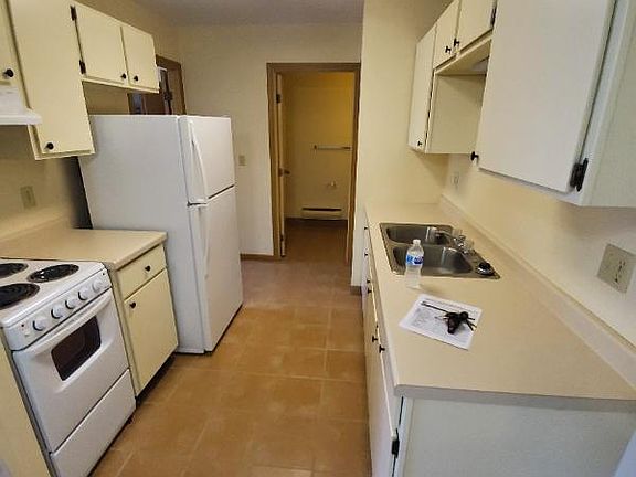 4th image of 1709 La Crescent St #121