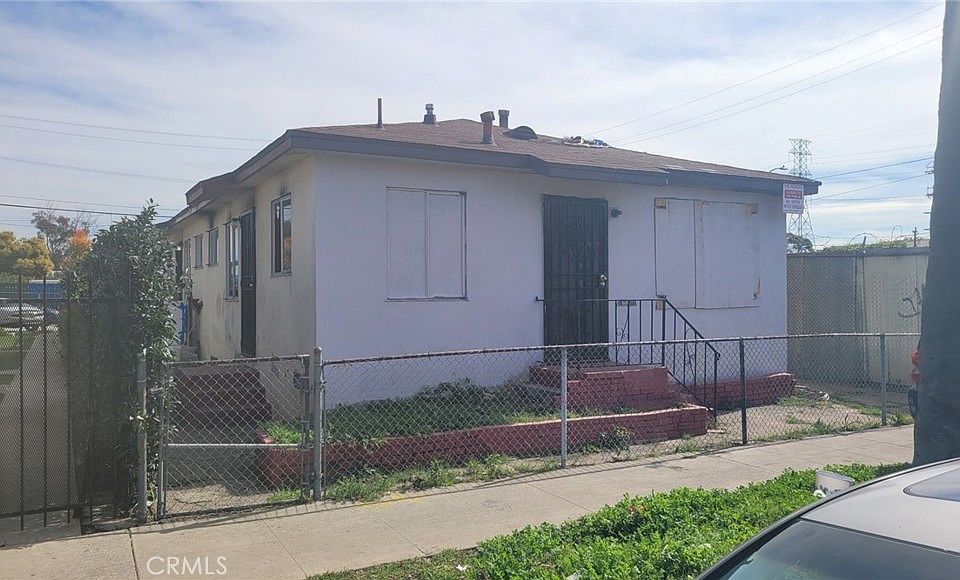 1st image of 9618 S Figueroa St