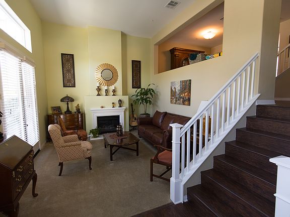 4th image of 780 Tennis Club Ln