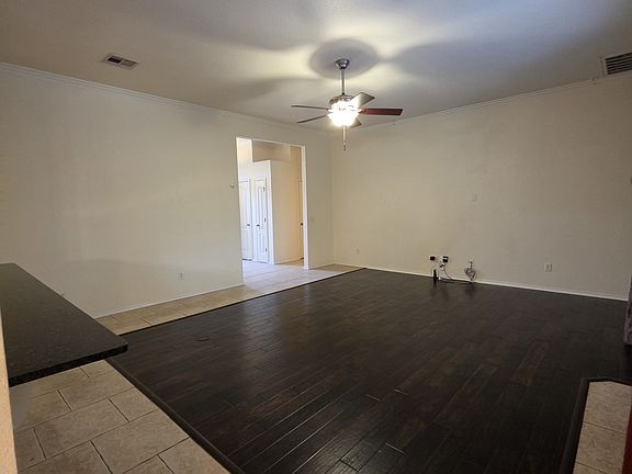 3rd image of 1309 Dustin Dr