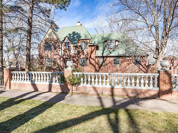 3rd image of 4005 E 6th Avenue Parkway