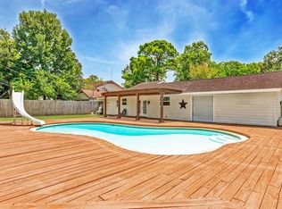 430 Baywood St, Shoreacres, TX 77571