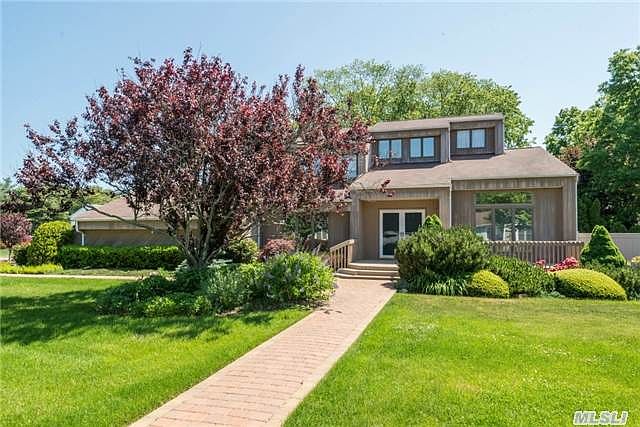 1st image of 15 Hallock Meadow Dr