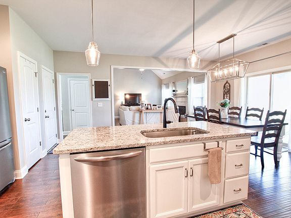 5th image of 2904 Firerock Dr