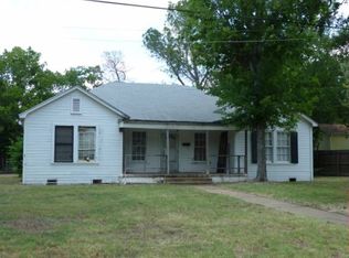 501 E Texas St, Calvert, TX 77837