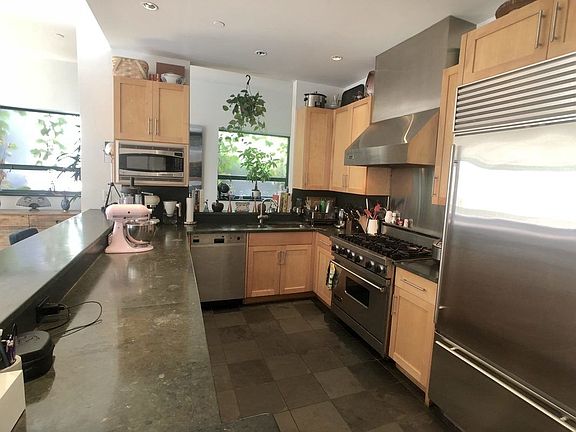 4th image of 790 Greenwich St APT 2C