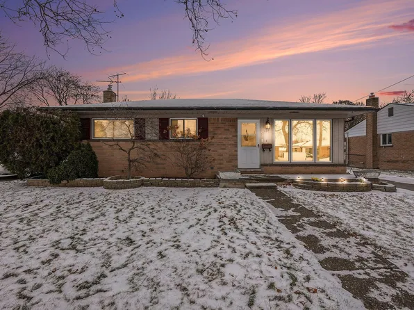 11927 Stamford Ave, Warren, MI 48089