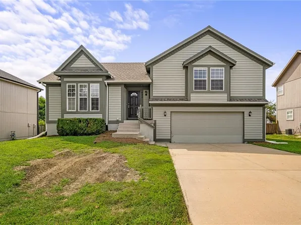 682 S Sumac St, Gardner, KS 66030