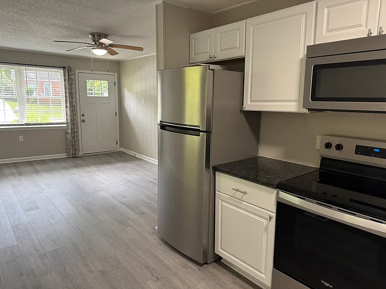 331 Webster St — Photo 4