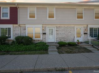 2894 W Seaton Circuit, Warren, MI