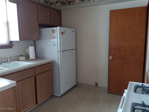 3rd image of 5373 E 132nd St