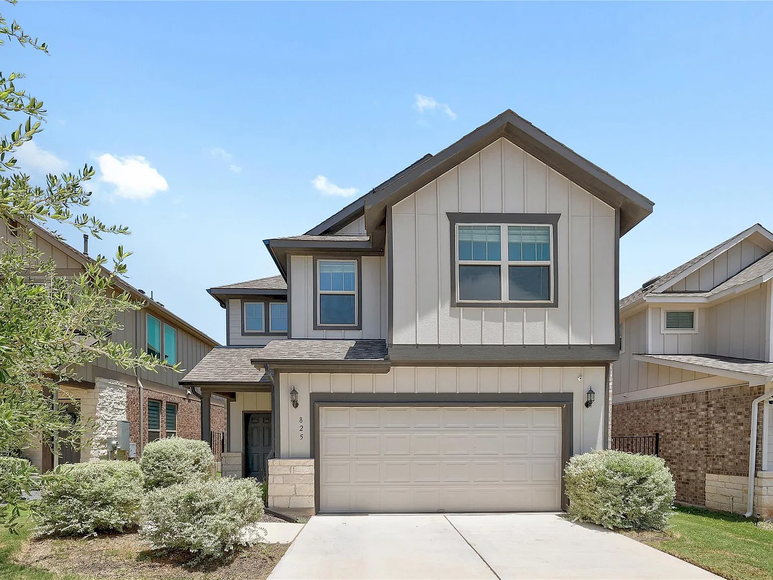 4 bed, 3.0 bath, 2250 sqft, $2,400 — Photo 2