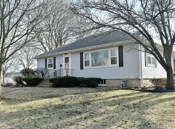 2nd image of 615 College Ave