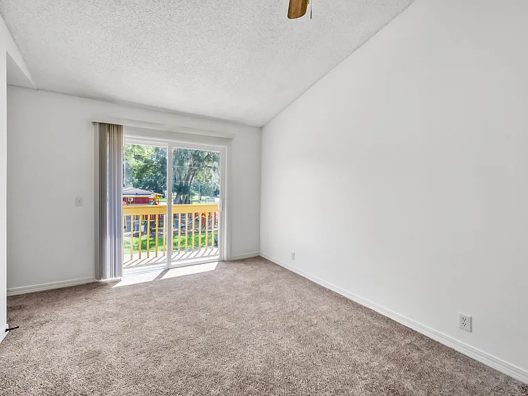 1304 E Magnolia Cir #1306 — Photo 24