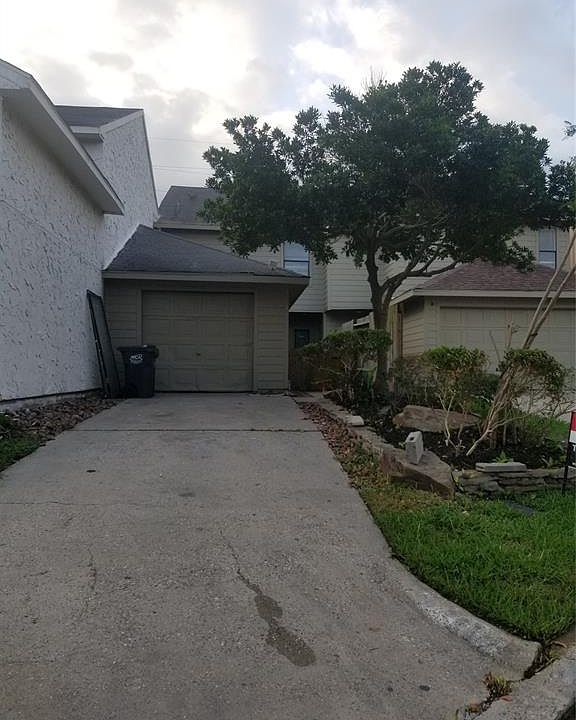 2nd image of 7112 Deer Creek Ct