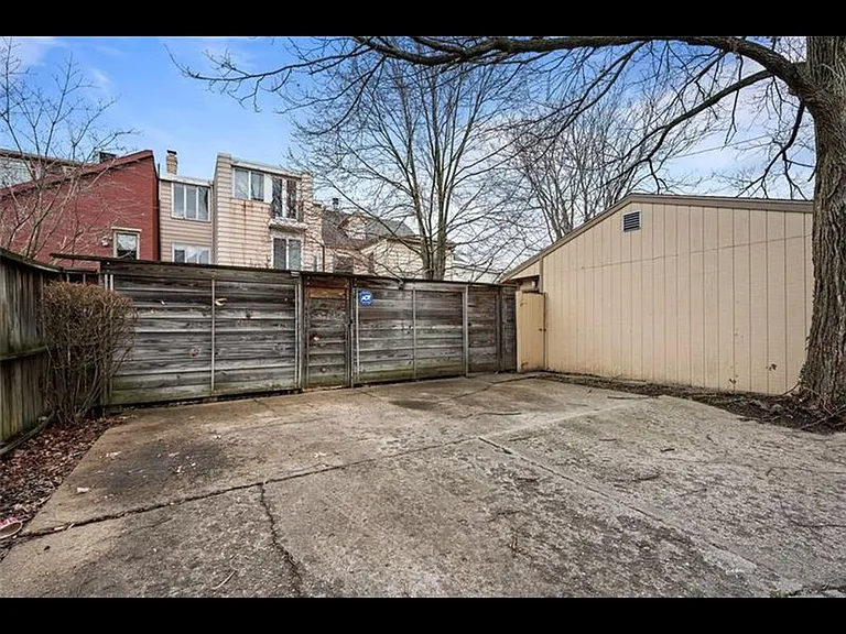 6412 Howe St #1 — Photo 34