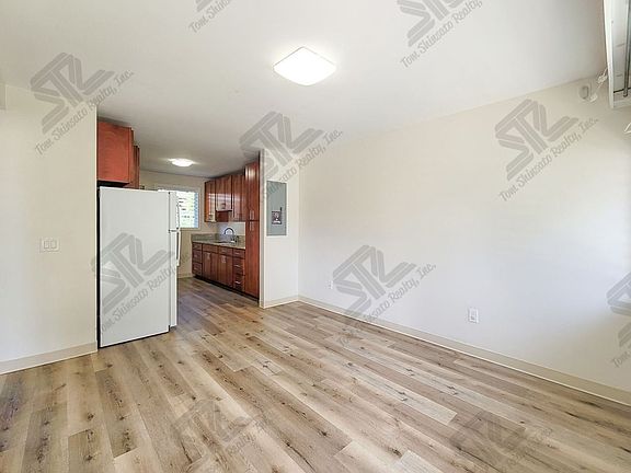 4th image of 1824 Lime St APT A