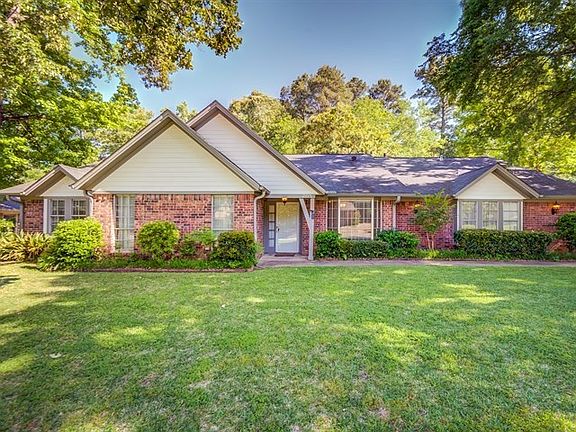 4th image of 205 Trailwood Cir