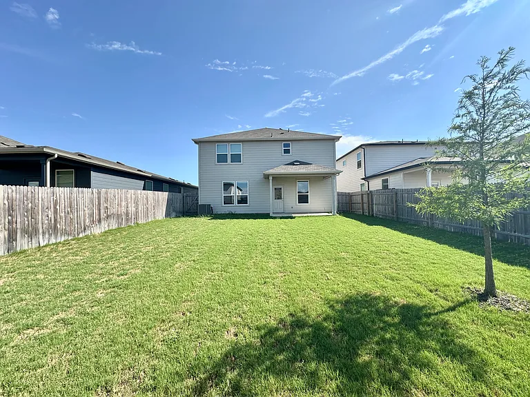 10235 Crossbuck — Photo 28