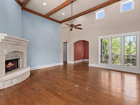 4th image of 334 Park Ridge