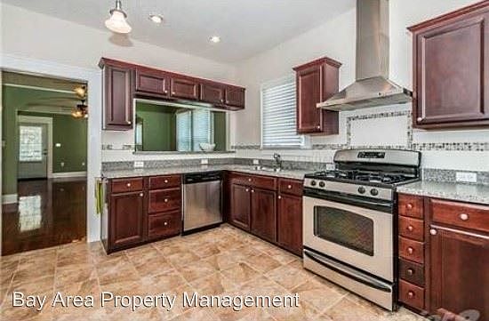 4th image of 7001 Navin Ave