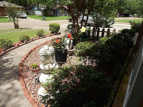 3rd image of 2217 Farmington Dr
