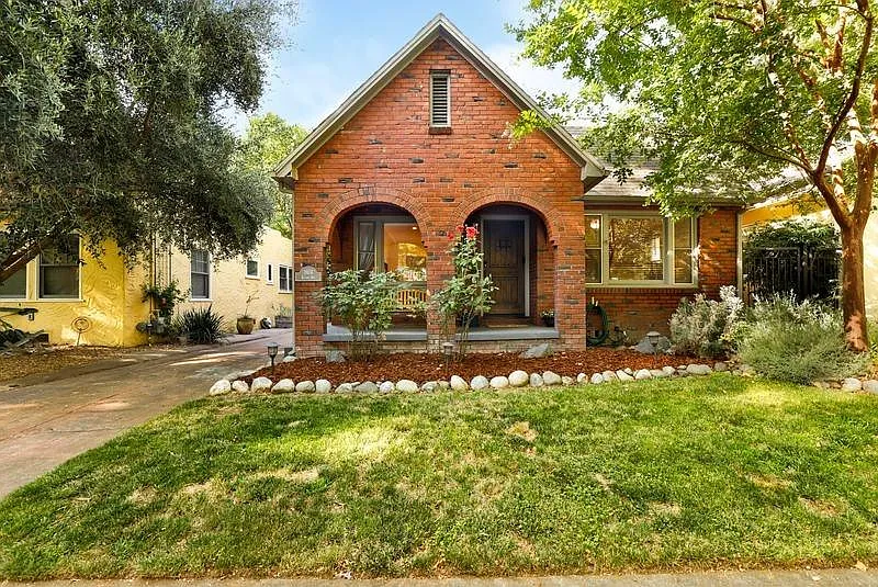 1804 Beverly Way photo 1