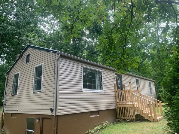 12322 N Watson Run Rd, Conneaut Lake, PA 16316