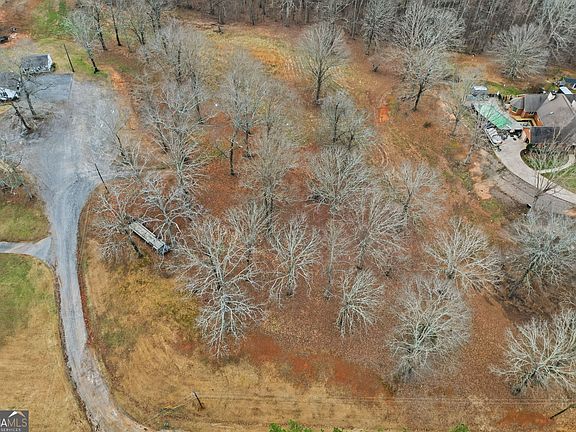 5th image of 410 N Stringer Rd