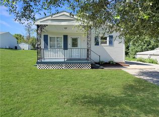 18 E 27th St, Higginsville, MO 64037